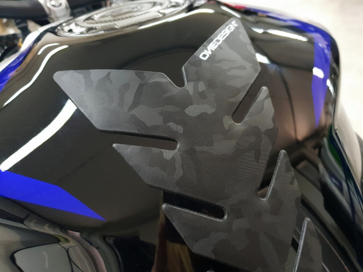 [OUTLET] ONEDESIGN Tankpad "Soft Touch" czarny edition camouflage czarny