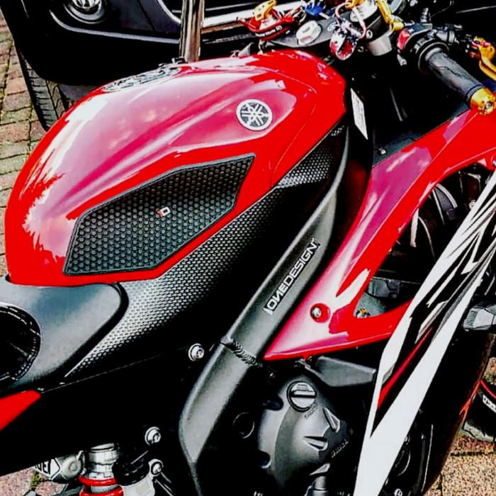 ONEDESIGN Grip Boczny HDR R6 08-16 YAMAHA czarny
