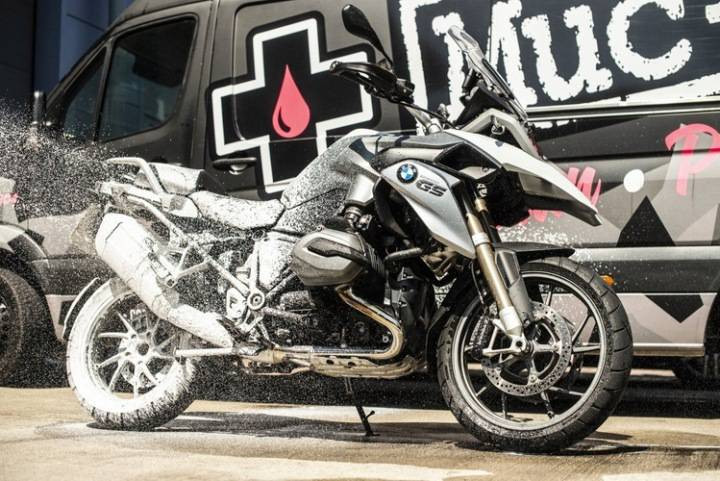 Aktywna piana do mycia samochodu, rowerowa, motocykla 5L SNOW FOAM MUC-OFF