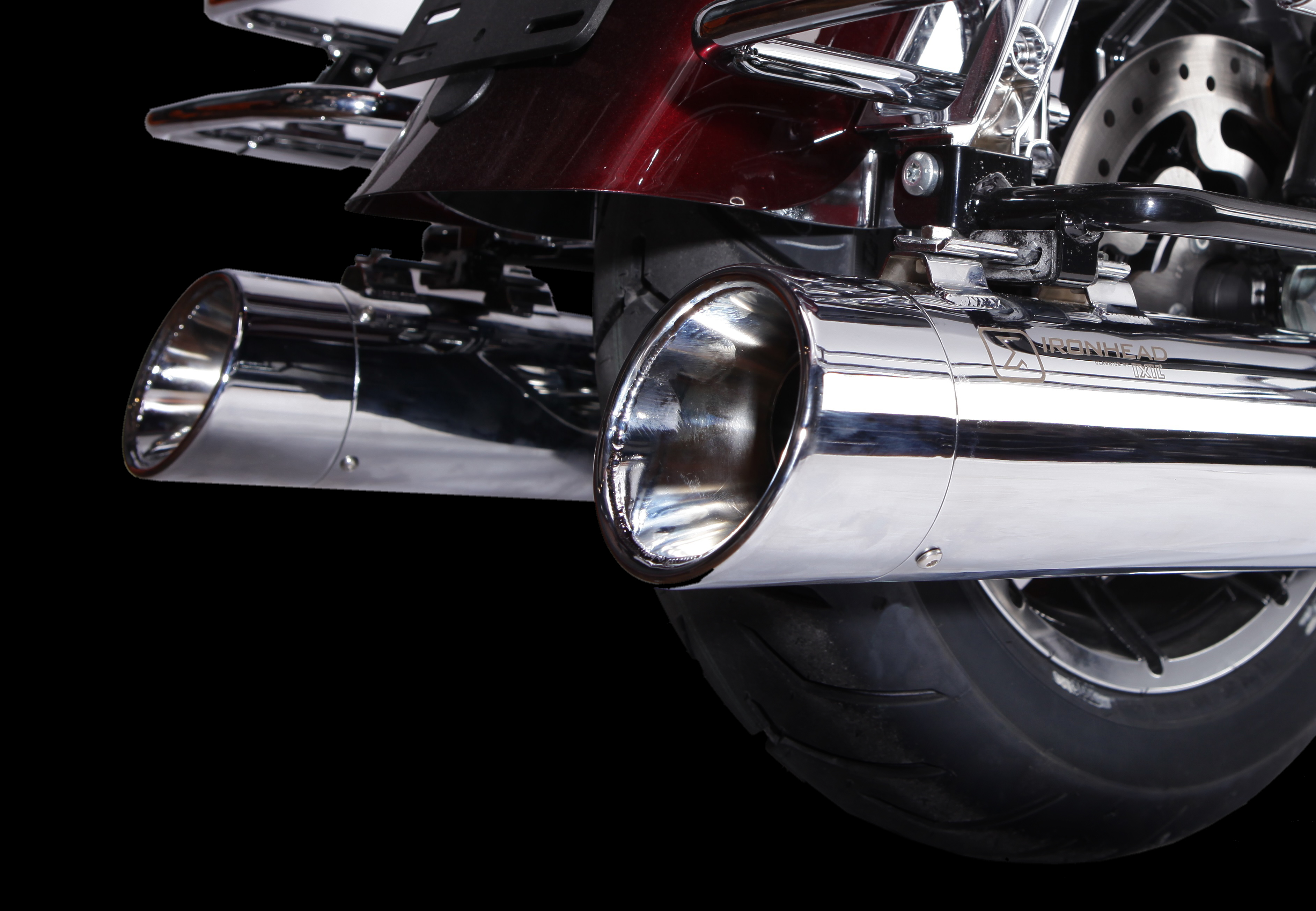IRONHEAD END CAPS typ CAP (długość: Ø 112 mm., materiał: Inox AISI304, kolor: Bright chrome) SLASHED END CAP (CHROME)