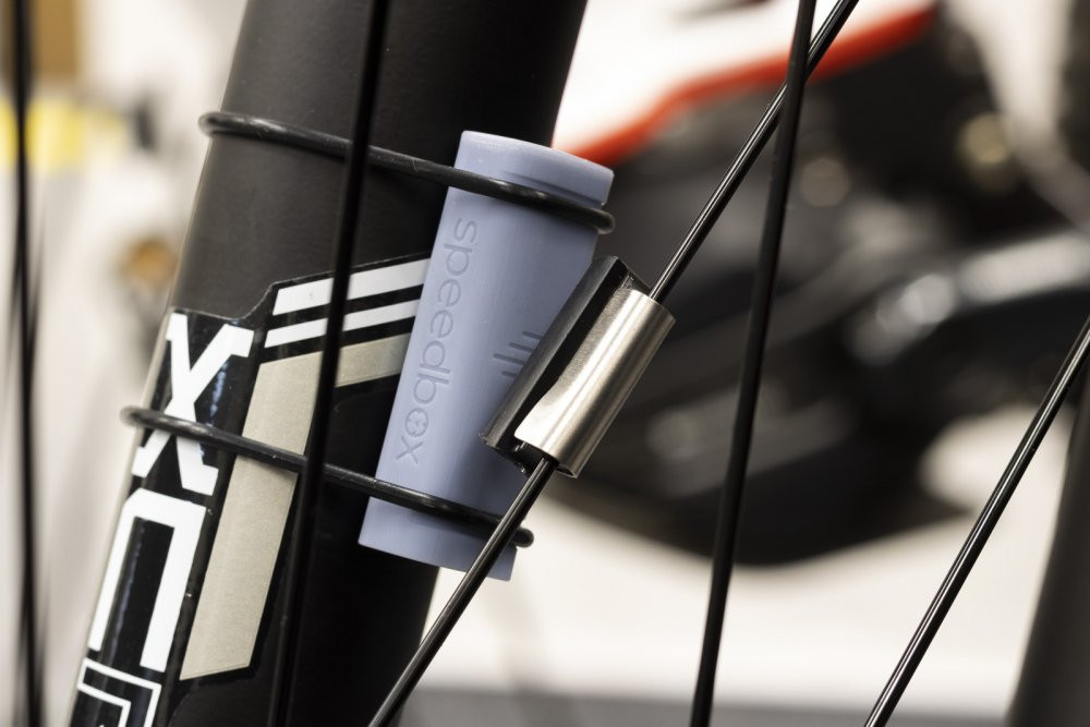 Minimalistyczny licznik rowerowy Speedbox B.Cyclo