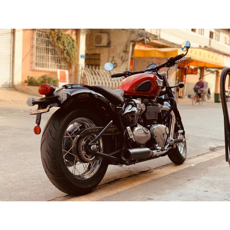 Tłumik prawy IXIL TRIUMPH SPEEDMASTER 18-22 (DV01 DV01A DX04) typ HC1-3SB (waga: 2500g, długość: 400 mm.)
