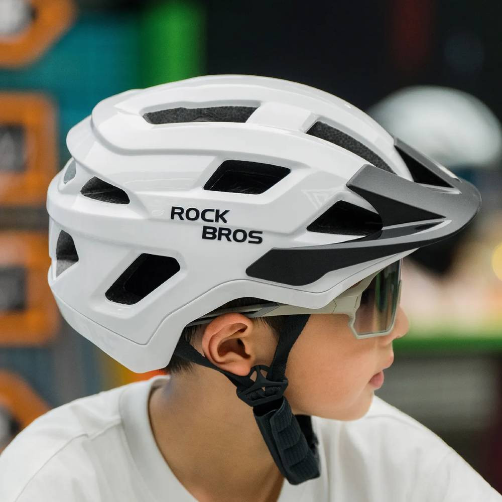 Kask rowerowy regulowany, lekki i bezpieczny MTB Rockbros 100050002 LK-67 biały