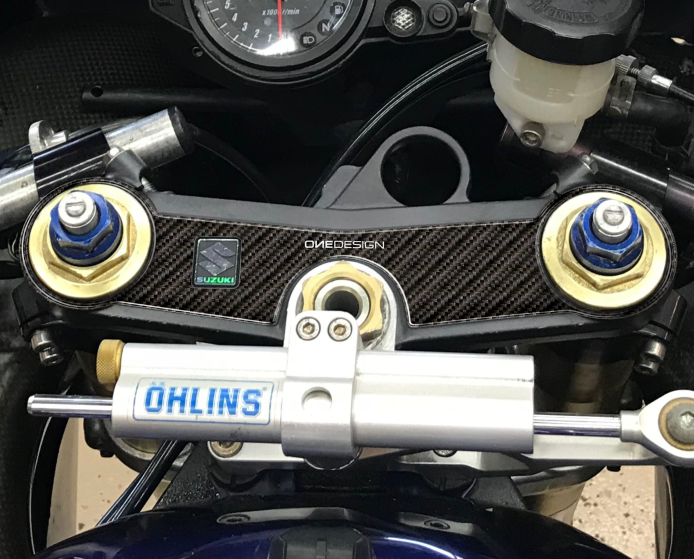 ONEDESIGN Naklejka na półkę kierownicy GSXR 600 2004-2005