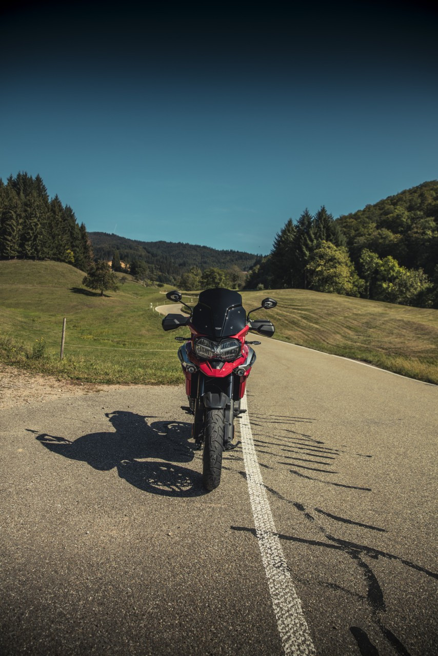 Szyba motocyklowa MRA TRIUMPH TIGER 1200 /XC /XR V201 , V301 2016-2021, forma TM, czarna