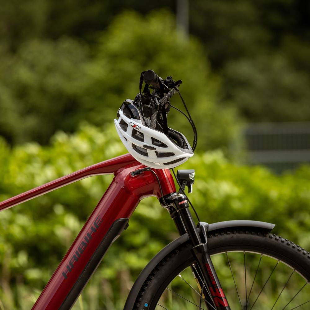Kask rowerowy miejski / szosowy ROXAR STREET biały z wbudowaną lampką