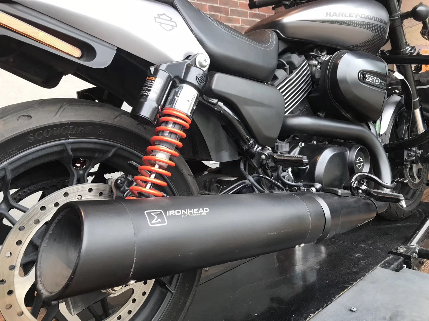 IRONHEAD END CAPS typ CAP (długość: Ø 112 mm., materiał: Inox AISI304, kolor: Black painted) SLASHED END CAP (BLACK)
