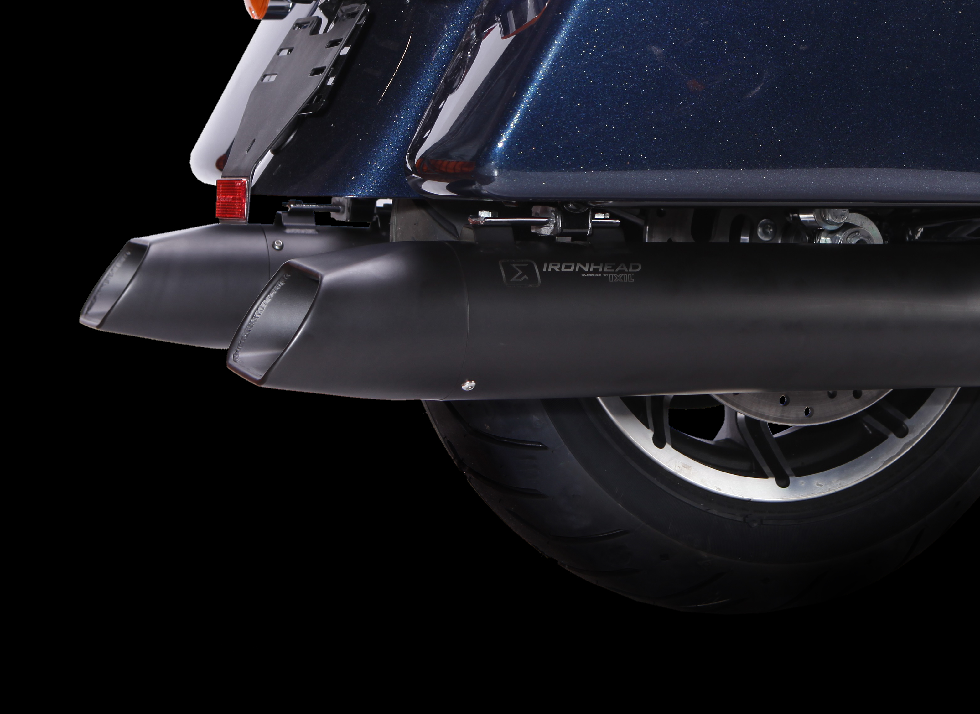 Tłumik prawy IXIL H-D TOURING ROAD KING 2017-2021 typ HC2-1B (waga: 4000g, długość: 670 mm.)