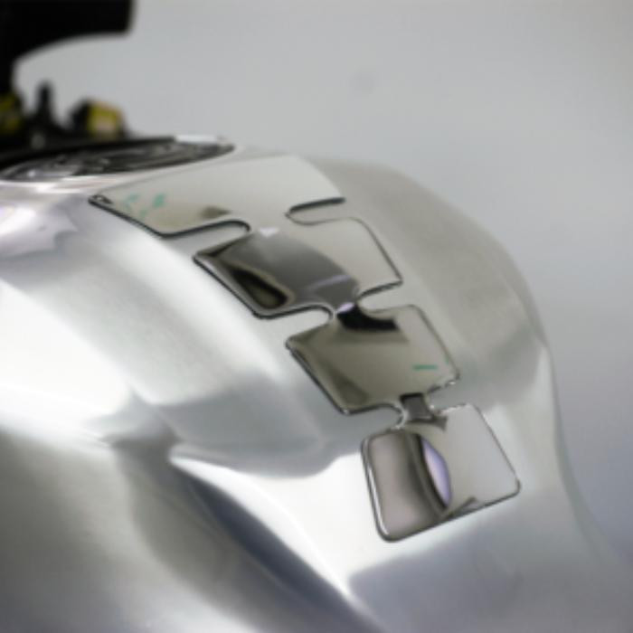 ONEDESIGN Tankpad universale złoty shape chrome