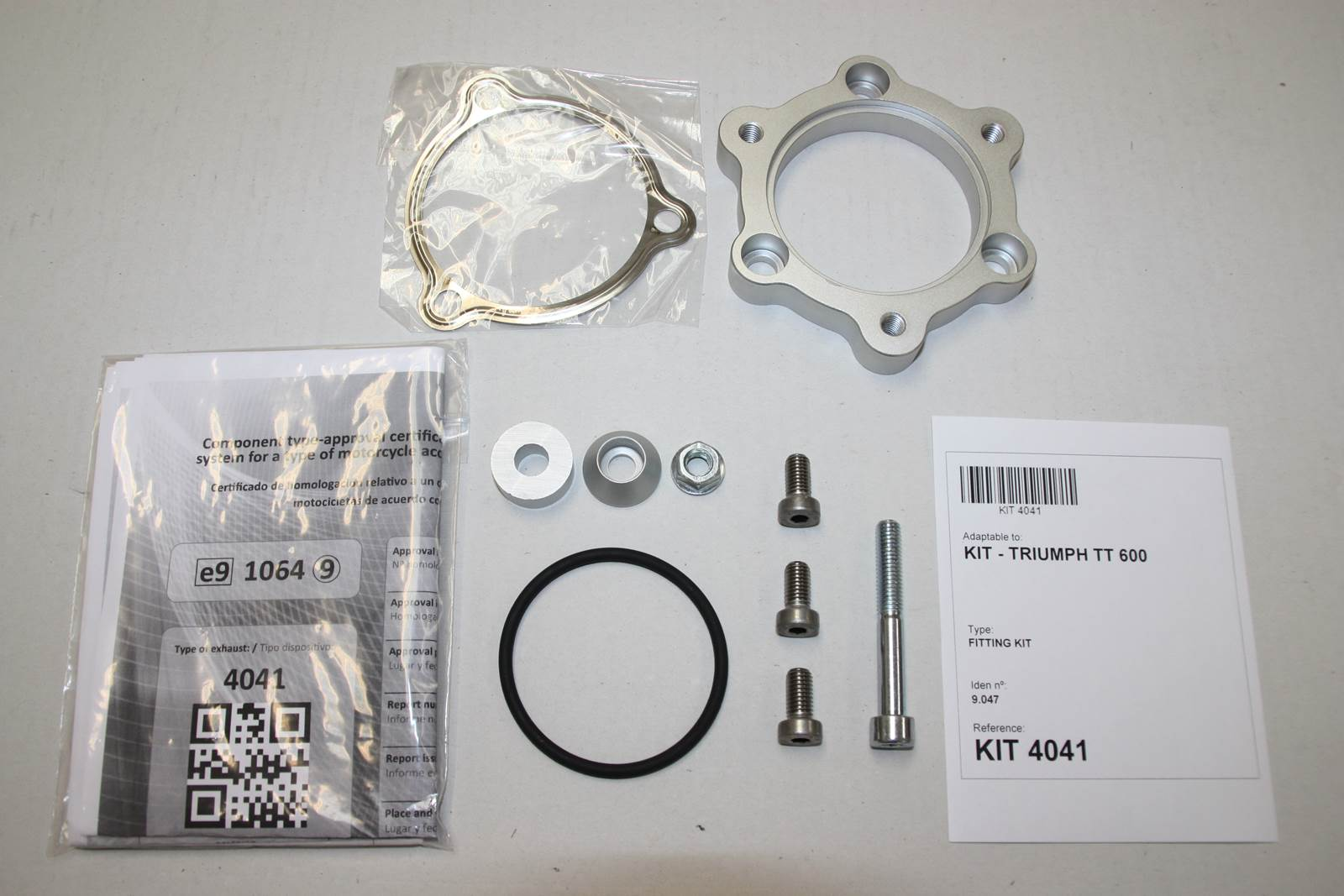 Tłumik IXIL TRIUMPH DAYTONA 650 05 typ SOVE (waga: 3000g, długość: 423 mm., materiał: Inox AISI304, kolor: Black painted) BOLT O