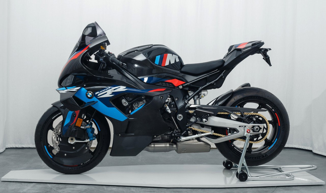 Szyba motocyklowa MRA BMW M1000 RR SM99 2023-2024, forma OM, bezbarwna