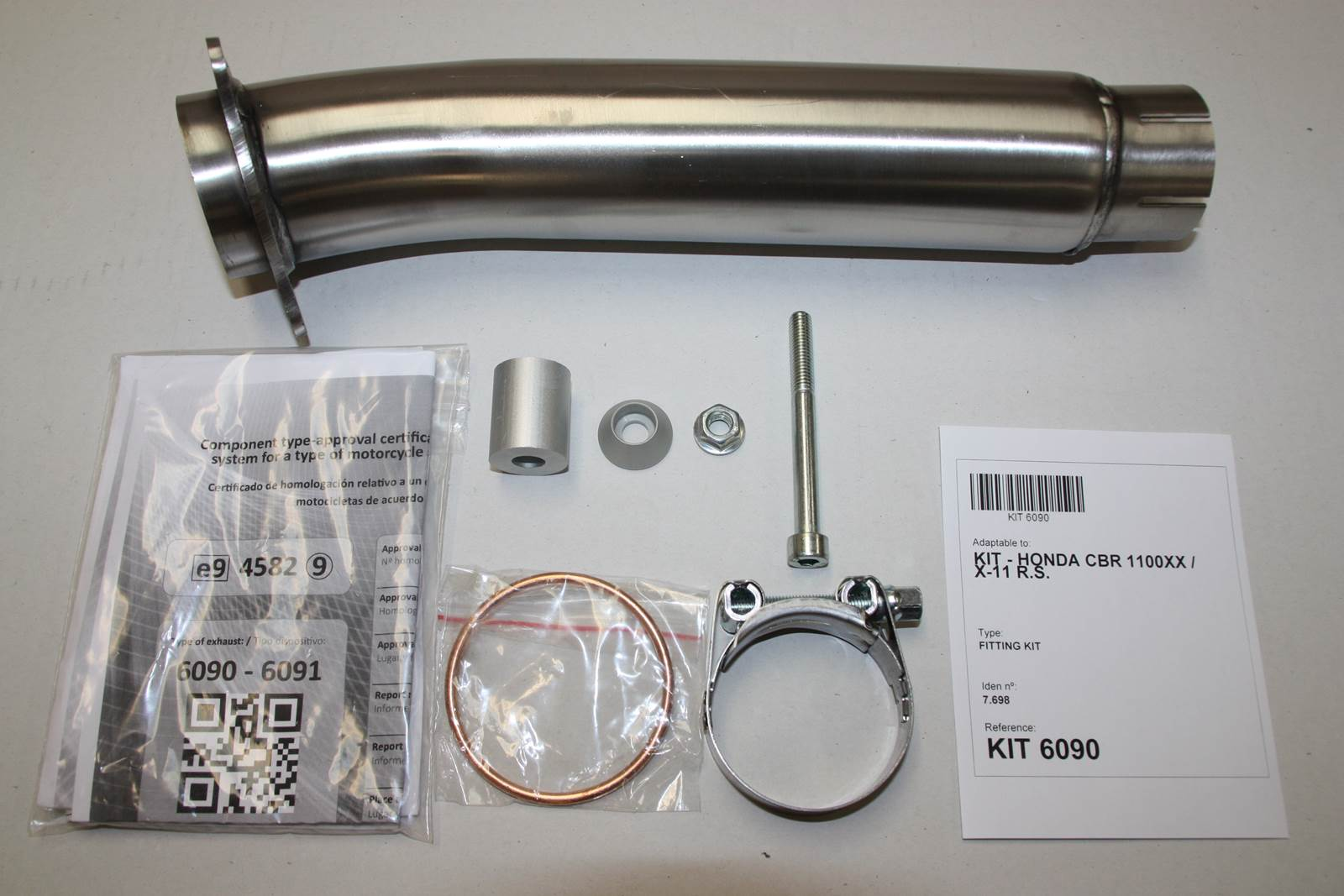 Tłumik prawy IXIL HONDA CBR 1100 XX (SC35 SC42*) typ SOVE (waga: 3000g, długość: 423 mm.)