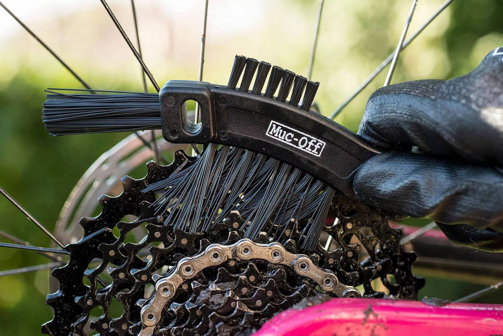Szczotka do roweru / motocykla, do czyszczenia łańcucha, napędu, wnętrza samochodu Claw Brush MUC-OFF