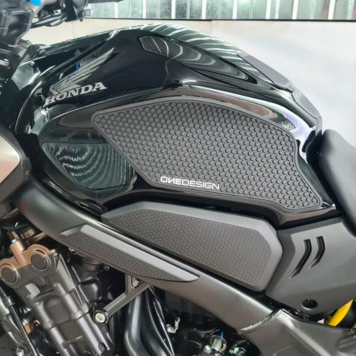 ONEDESIGN Grip Boczny HDR CB 650 R 19-24 HONDA czarny