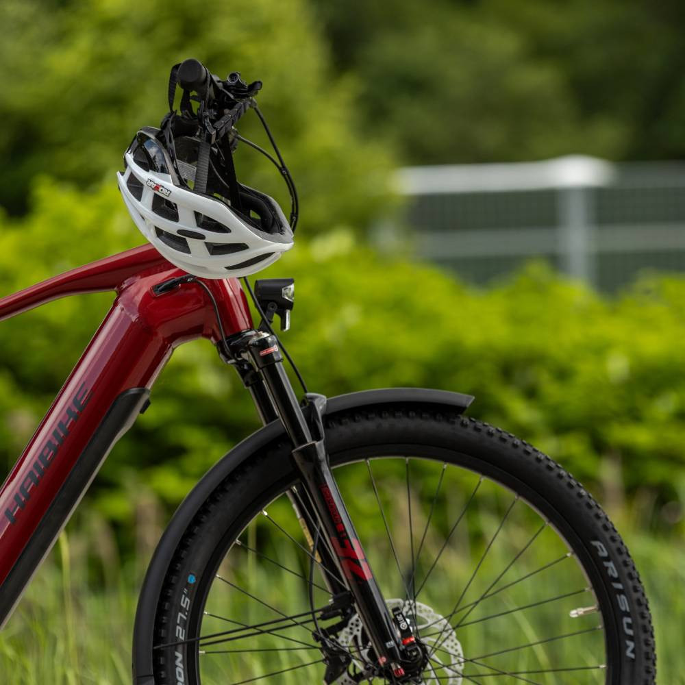 Kask rowerowy miejski / szosowy ROXAR STREET biały z wbudowaną lampką