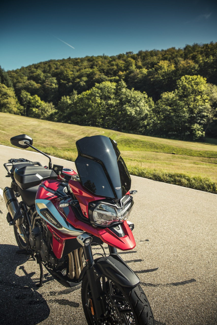 Szyba motocyklowa MRA TRIUMPH TIGER 1200 /XC /XR V201 , V301 2016-2021, forma TM, czarna