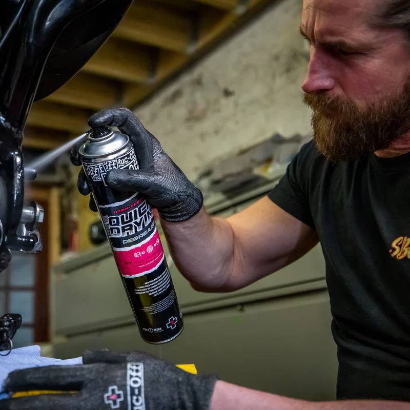 Szybkoschnący odtłuszczacz uniwersalny, pod wysokim ciśnieniem - 750ml MUC-OFF
