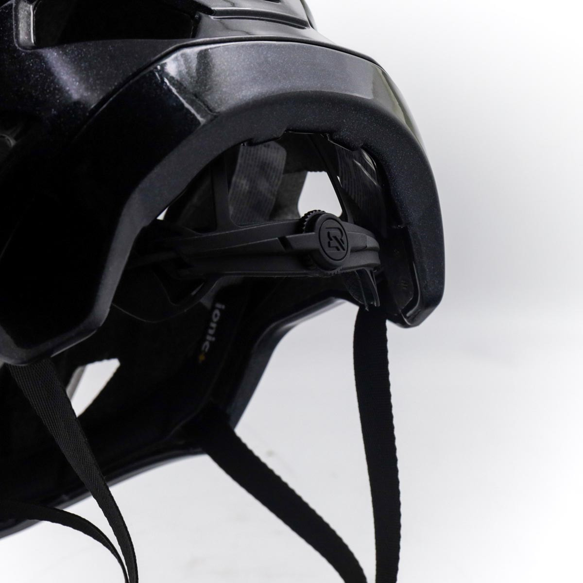 Kask rowerowy regulowany, lekki i bezpieczny MTB Rockbros 100050001 LK-67 czarny połysk