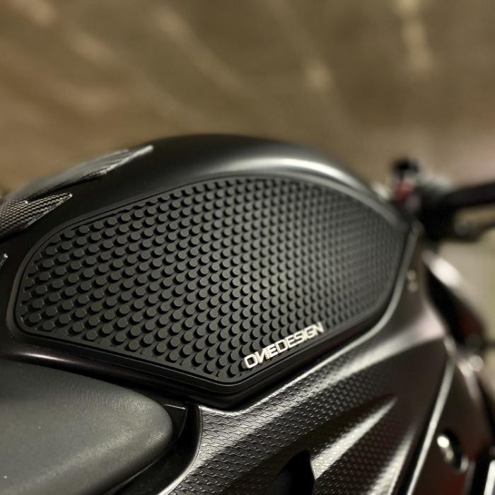 ONEDESIGN Grip Boczny HDR S1000 R 14-20 / S1000 RR 09-18 BMW czarny