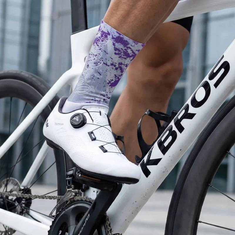 Skarpety rowerowe, kolarskie, sportowe kompresyjne do połowy łydki czarno-fioletowe ROCKBROS