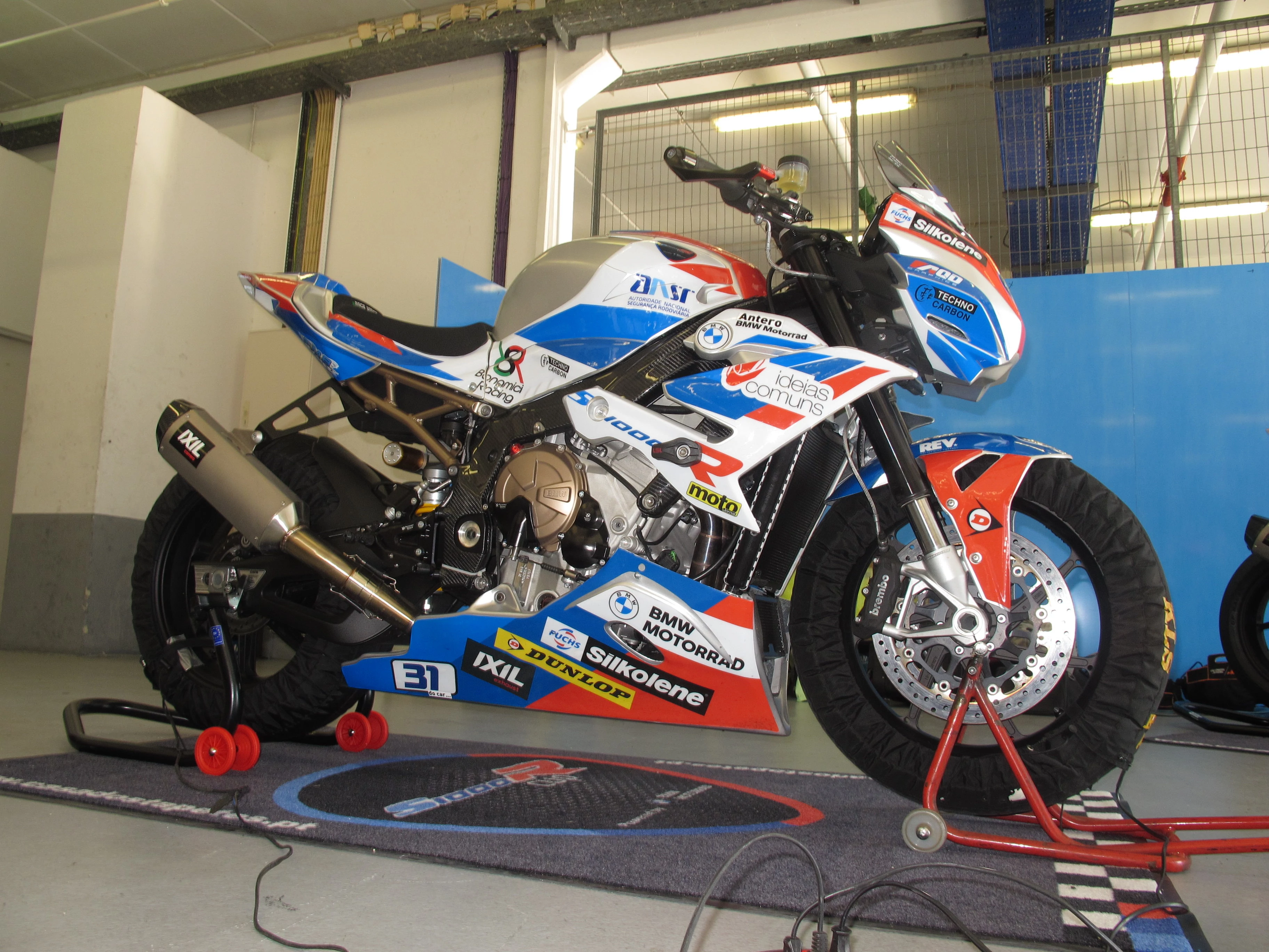 IXIL Tłumik BMW S 1000 RR / M 1000 RR 19-24 (2R99 / SM99) typ RC SLIP ON - RACE XTREM CARBON