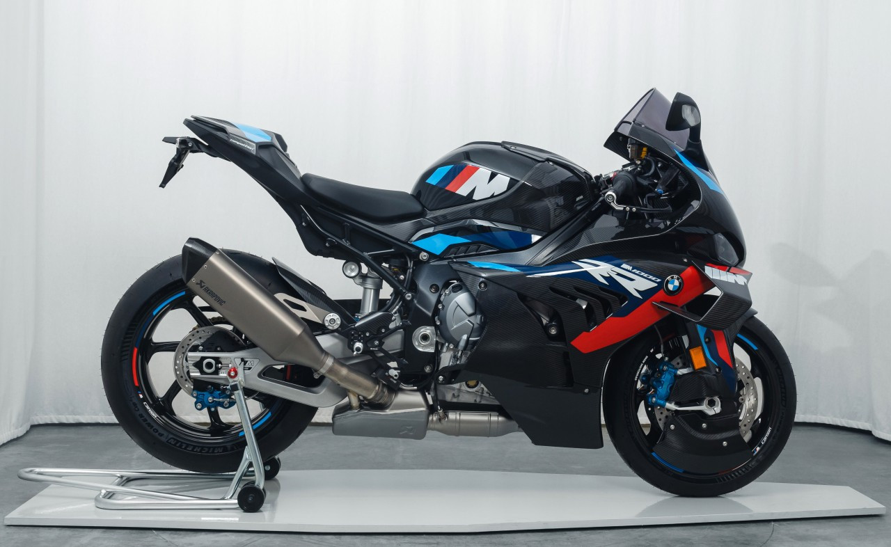 Szyba motocyklowa MRA BMW M1000 RR SM99 2023-2024, forma OM, bezbarwna