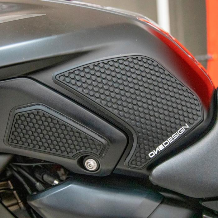 ONEDESIGN Grip Boczny HDR YAMAHA MT-07 2018 czarny