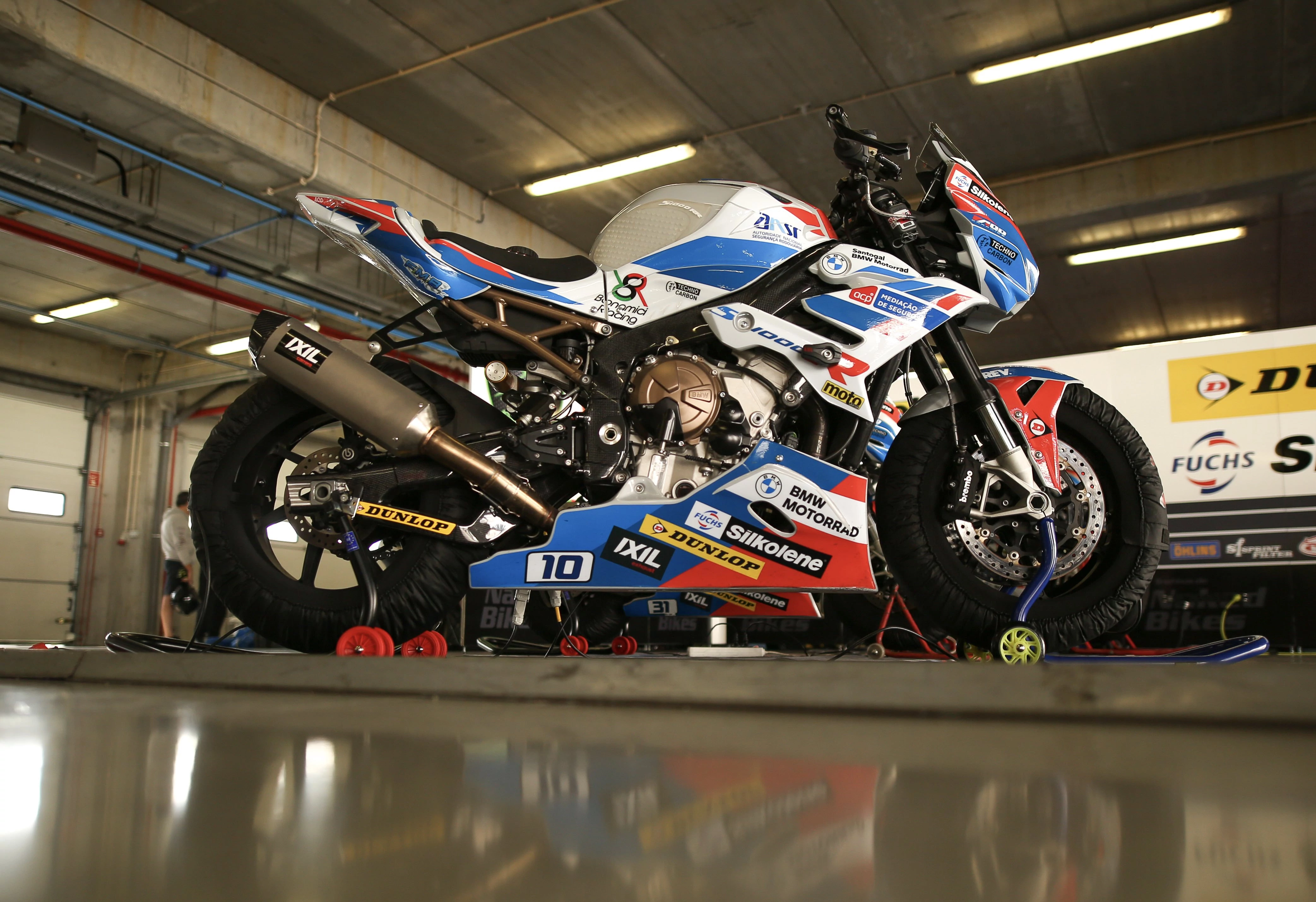 IXIL Tłumik BMW S 1000 RR / M 1000 RR 19-24 (2R99 / SM99) typ RC SLIP ON - RACE XTREM CARBON